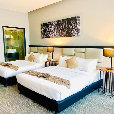 Glex Hotel Signature Johor Bahru Extérieur photo