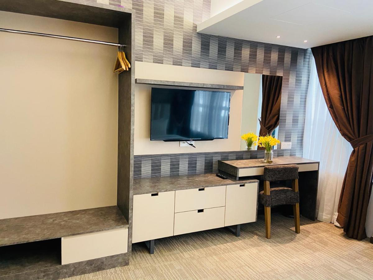 Glex Hotel Signature Johor Bahru Extérieur photo
