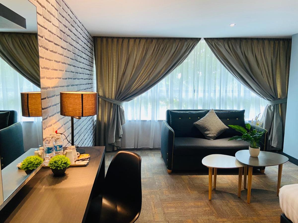 Glex Hotel Signature Johor Bahru Extérieur photo